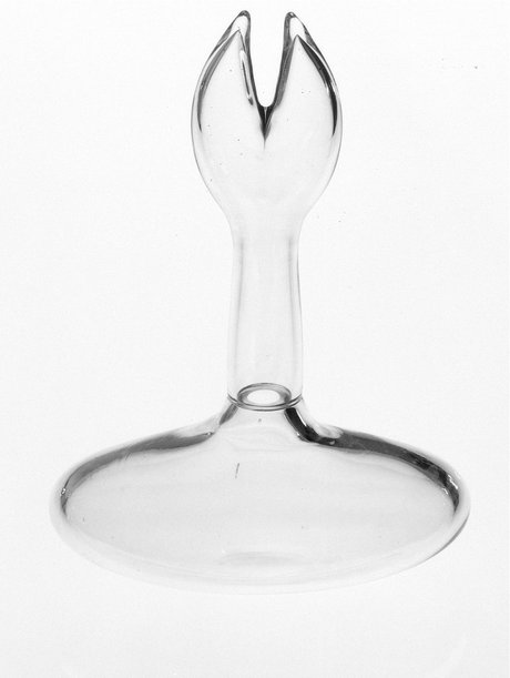 Emma Woffenden: Glass objects, 1993–1995. Alert, blown glass.