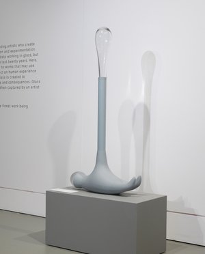 Emma Woffenden: Glass Figures, 2015. Baby Hammer, grey (2014). Clarity exhibition. photo by Gilmar Ribeiro.
