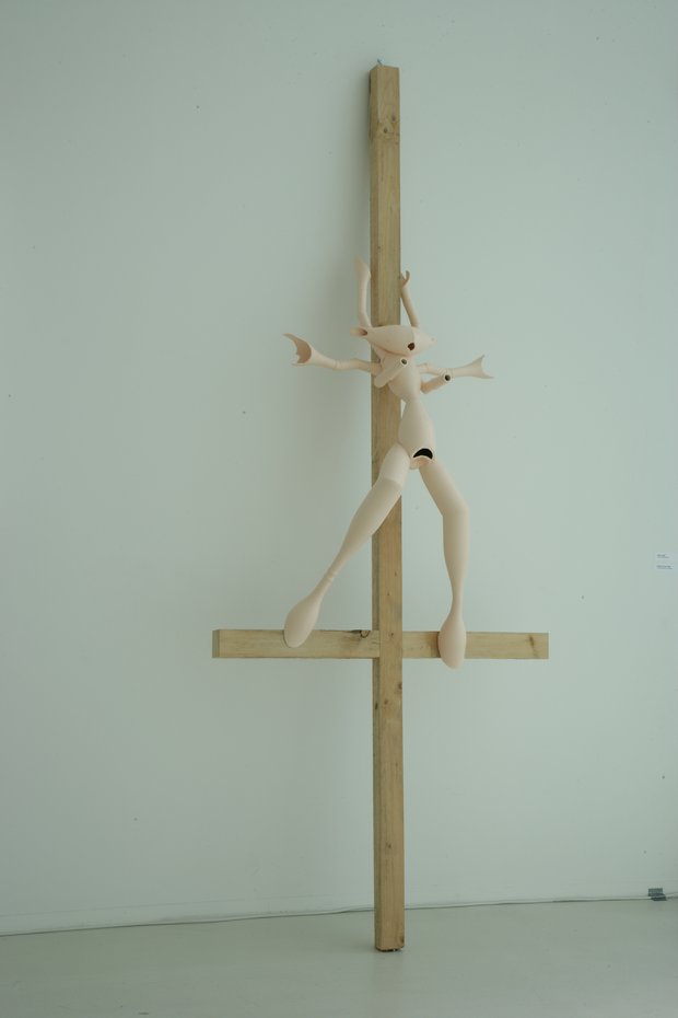 Emma Woffenden: Figurative work made from glass bottles, 2009. Sister, version 2
240 × 102 × 80 cm
Wood, glass bottles, paint
All photography Angela Moore, except last image